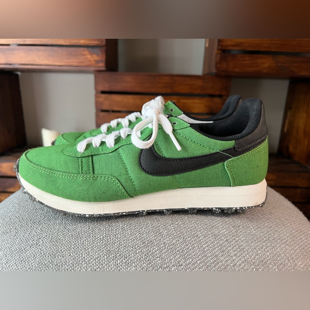 Nike Challenger OG Grind. Color mean green. Women’s size 7 / Men’s size 5.5.